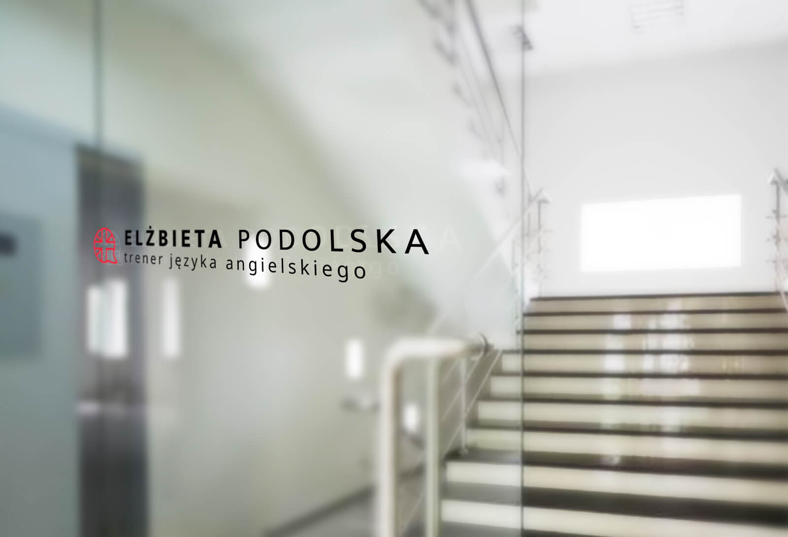 Elżbieta Podolska - wizualizacja nowego logo na szybie